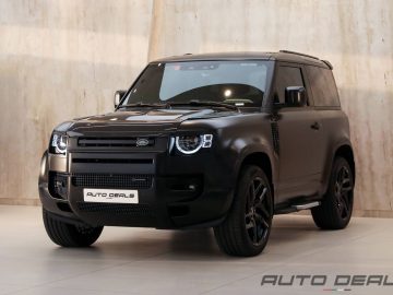 Land Rover Defender 90 S P 300 | 2023 – GCC – Under Warranty and Service Contract – Low Mileage | 2.0L i4