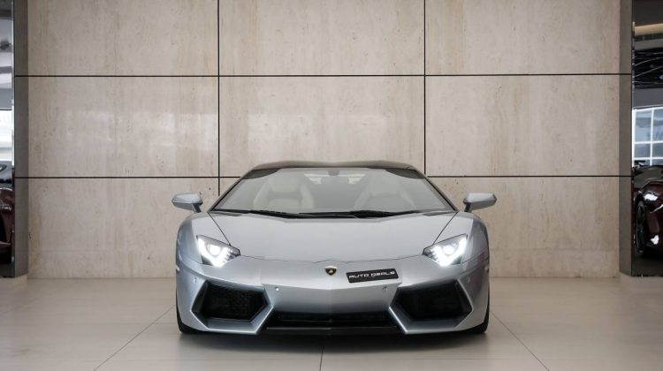 Lamborghini Aventador Roadster | 2014 – GCC – Perfect Condition – Low Mileage | 6.5L V12