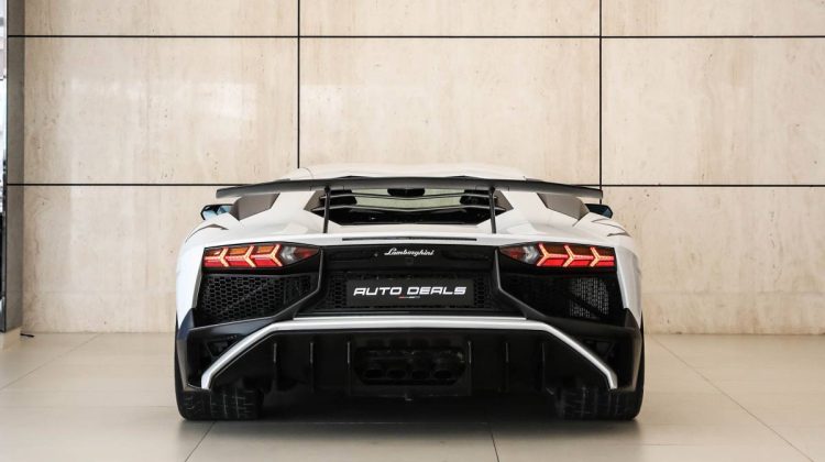 Lamborghini Aventador SV | 2017 – GCC – Low Mileage – Service History Available | 6.5L V12