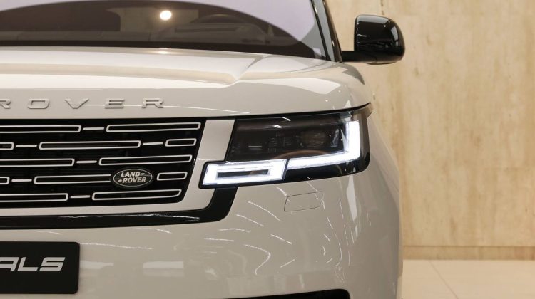 Range Rover Vogue Autobiography P 530 LWB 2023 | GCC – Under Warranty And Service Contract
