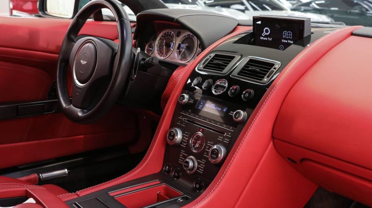 Aston Martin Vantage | 2015 – GCC – Very Low Mileage – Perfect Condition | 4.7L V8