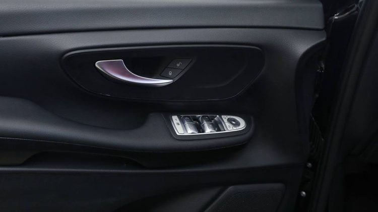 Mercedes Benz Viano V250 Maybach | 2022 – GCC – Brand New | 2.0L i4