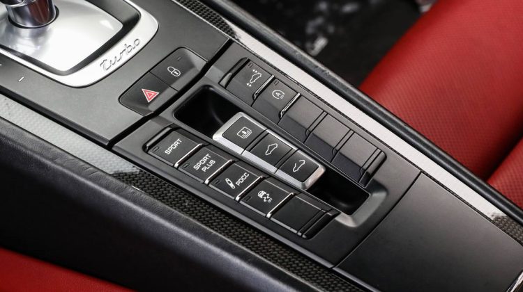 Porsche 911 Turbo S | 2016 – GCC | 3.8 F6