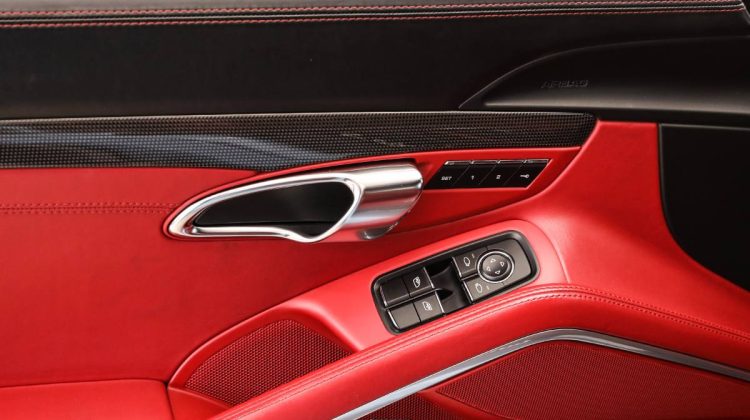 Porsche 911 Turbo S | 2016 – GCC | 3.8 F6