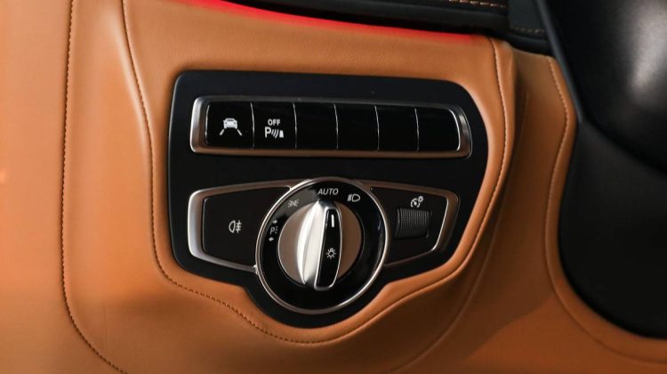 Mercedes Benz G 63 AMG | 2022 – GCC – Under Warranty – Travertine Beige Metallic | 4.0L V8