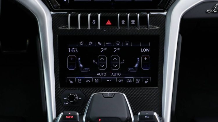 Lamborghini Urus | 2022 – Brand New – Verde Hydra Metallic | 4.0L V8