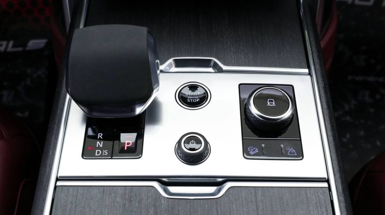 Range Rover Autobiography P 530 | 2023 – GCC – Under Warranty – Khan Rims | 4.4L V8