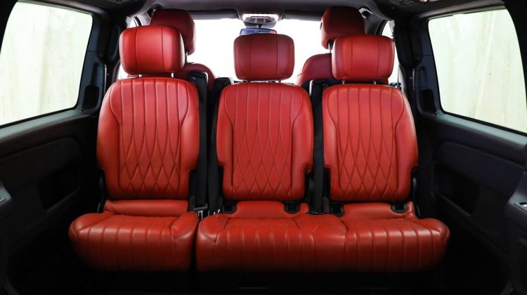 Mercedes Benz Viano V 250 Maybach | 2022 – GCC – Brand New – Indulge in Timeless Luxury Van | 2.0L i4