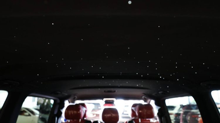 Mercedes Benz Viano V250 Maybach | 2022 – GCC – Brand New | 2.0L i4