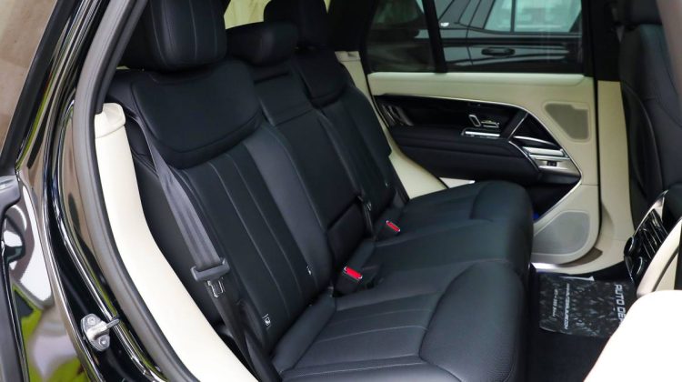Range Rover Vogue HSE P530 | 2023 – Full Options | 4.4L V8