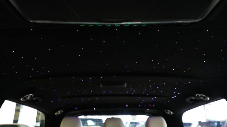 Mercedes Benz Viano V250 Maybach | 2022 – GCC – Luxurious Van – Full Options