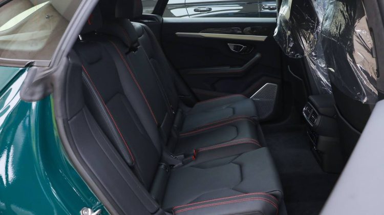 Lamborghini Urus | 2022 – Brand New – Verde Hydra Metallic | 4.0L V8