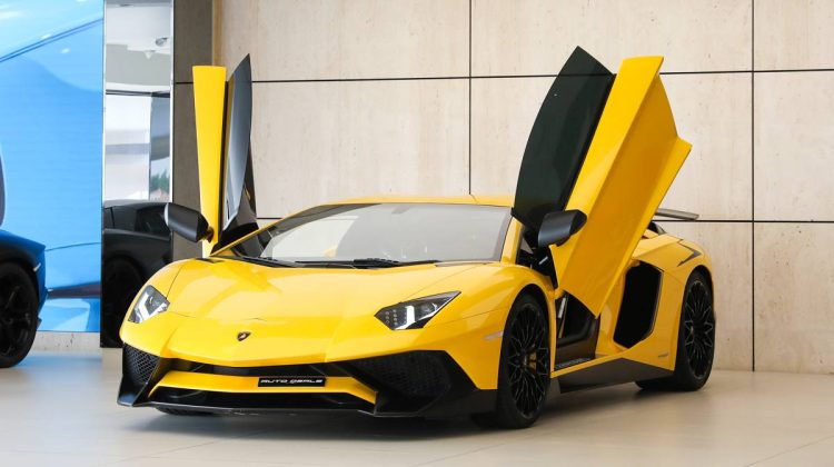 Lamborghini Aventador SV LP-750-4 | 2016 – GCC – Service History – Giallo Midas – Perfect Condition