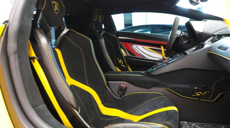 Lamborghini Aventador SV LP-750-4 | 2016 – GCC – Service History – Giallo Midas – Perfect Condition