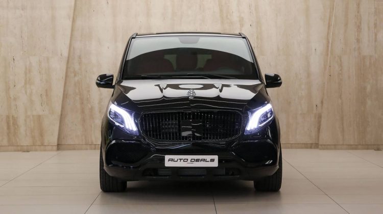 Mercedes Benz Viano V 250 Maybach | 2022 – GCC – Brand New – Indulge in Timeless Luxury Van | 2.0L i4
