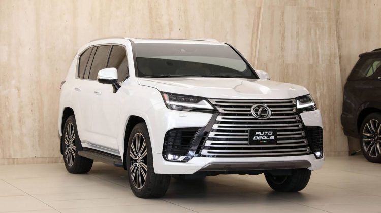 Lexus LX 600 | 2022 – GCC – Under Warranty – Low Mileage – Full Options | 3.5L V6