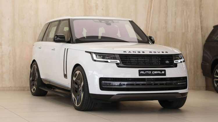 Range Rover Autobiography P 530 | 2023 – GCC – Under Warranty – Khan Rims | 4.4L V8