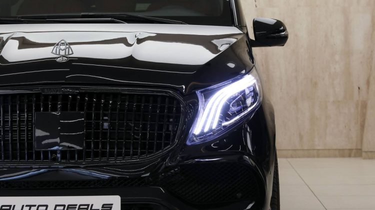 Mercedes Benz Viano V 250 Maybach | 2022 – GCC – Brand New – Indulge in Timeless Luxury Van | 2.0L i4