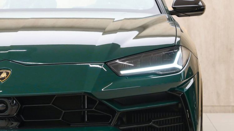 Lamborghini Urus | 2022 – Brand New – Verde Hydra Metallic | 4.0L V8