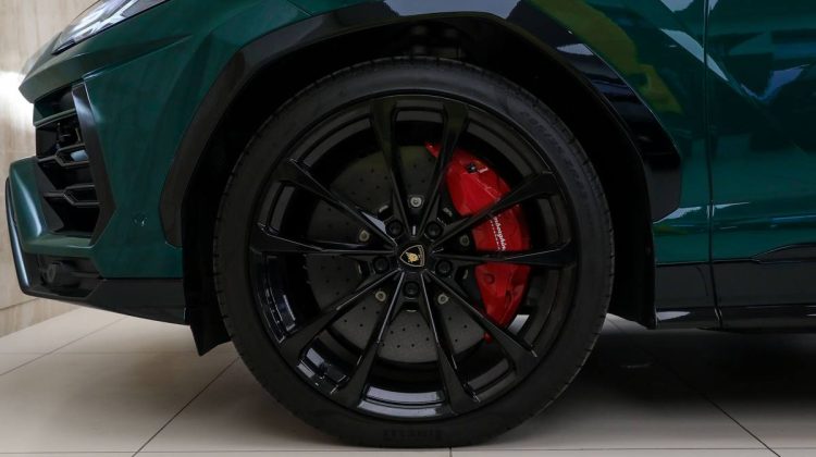 Lamborghini Urus | 2022 – Brand New – Verde Hydra Metallic | 4.0L V8