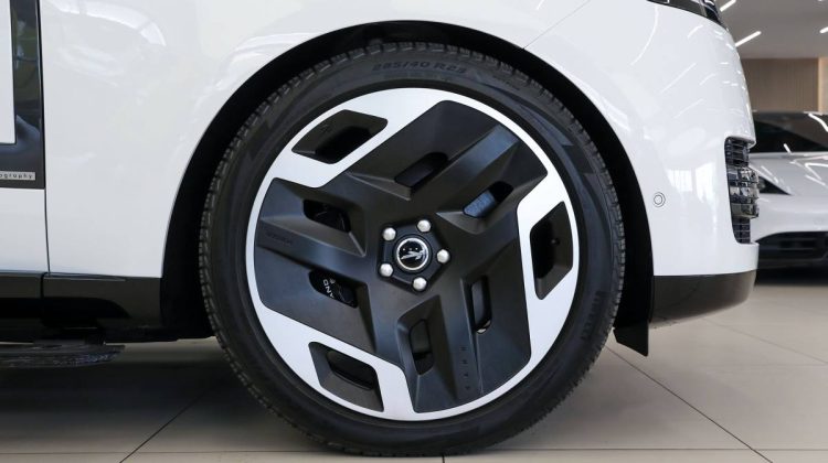 Range Rover Autobiography P 530 | 2023 – GCC – Under Warranty – Khan Rims | 4.4L V8