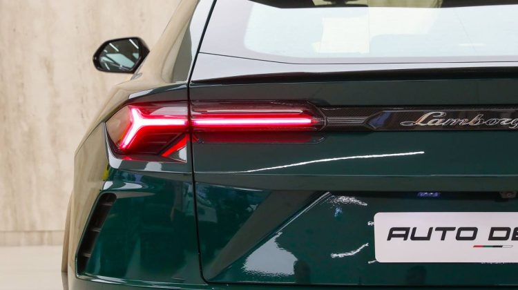Lamborghini Urus | 2022 – Brand New – Verde Hydra Metallic | 4.0L V8