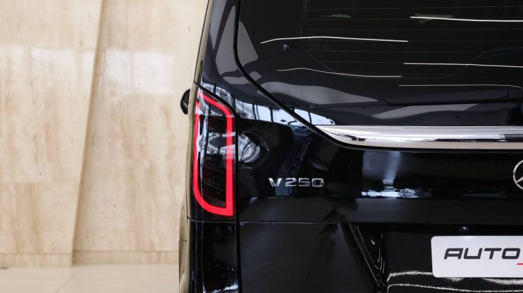 Mercedes Benz Viano V250 Maybach | 2022 – GCC – Brand New | 2.0L i4