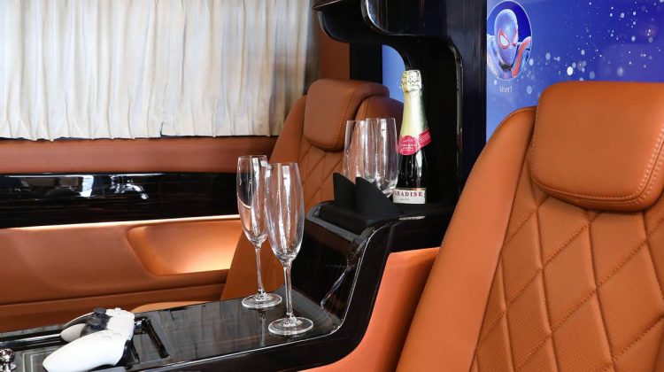 Mercedes Benz Viano V250 Maybach | 2023 – GCC – Brand New – Under Warranty | 2.0L i4