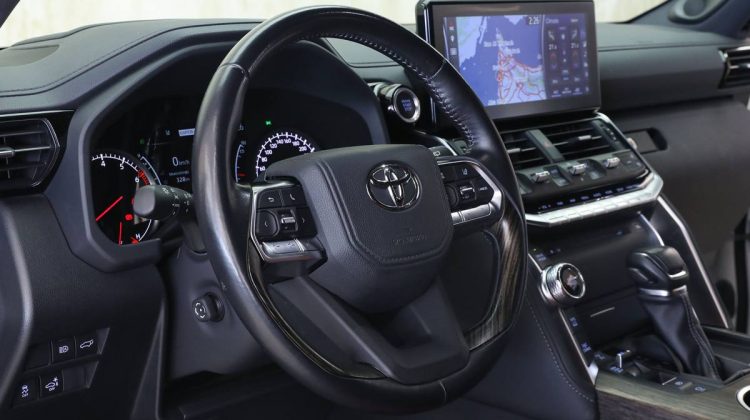 Toyota Land Cruiser VX-R | 2022 – GCC – Under Warranty – Perfect Condition | 4.0L V6