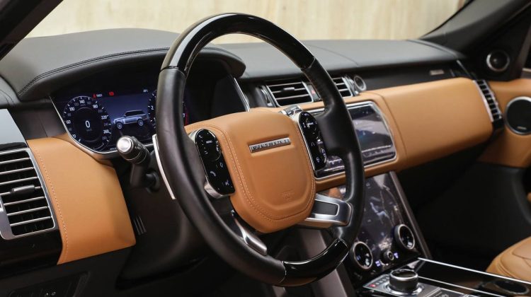 Range Rover Vogue Autobiography Fifty P525 1 of 1970 | 2021 – GCC – Under Warranty – Service Contract