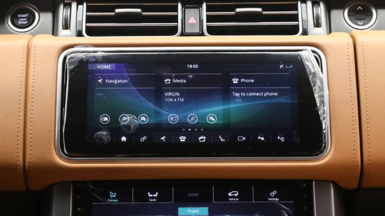 Range Rover Vogue Autobiography Fifty P525 1 of 1970 | 2021 – GCC – Under Warranty – Service Contract