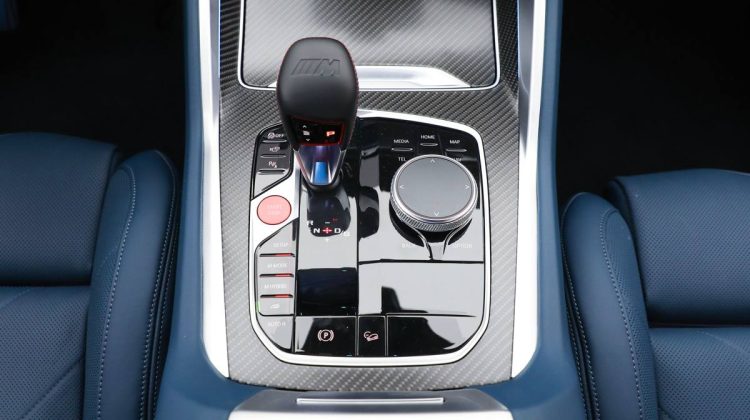 BMW XM | 2023 – GCC – Under Warranty – Brand New – Ambient Roof Lighting (Sculptural Headliner) | 4.4L V8