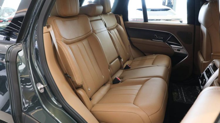 Range Rover Vogue HSE P 530 2023 | Belgravia Green – GCC – Under Warranty – Service Contract