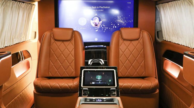Mercedes Benz Viano V250 Maybach | 2023 – GCC – Brand New – Under Warranty | 2.0L i4