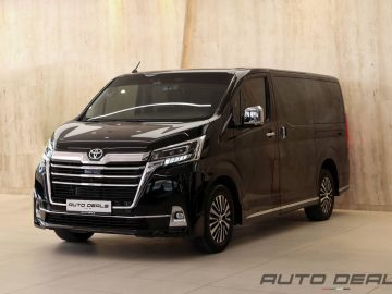 Toyota Granvia Premium | 2022 – GCC – Perfect Condition | 2.8 i4