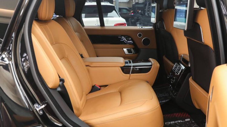 Range Rover Vogue Autobiography Fifty P525 1 of 1970 | 2021 – GCC – Under Warranty – Service Contract