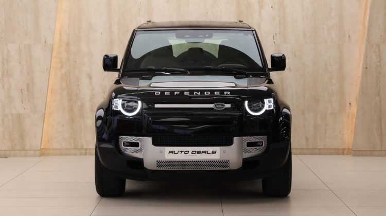Land Rover Defender 110 SE P300 | 2023 – GCC – Under Warranty – Brand New | 2.0L i4