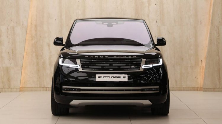 Range Rover Vogue HSE P530 | 2023 – GCC – Low Mileage – Under Warranty and Service Contract | 4.4L V8