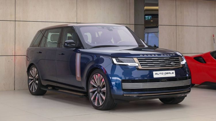 Range Rover Vogue SV P530 Long Wheel Base | 2023 – GCC -Under Warranty | 4.4L V8
