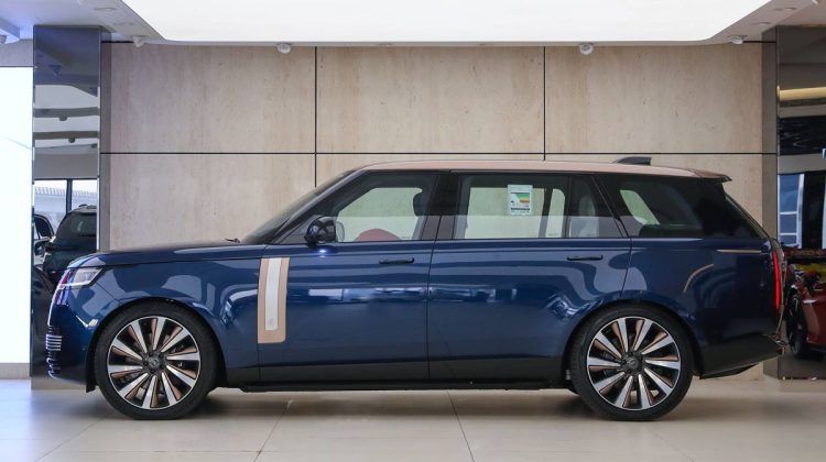 Range Rover Vogue SV P530 Long Wheel Base | 2023 – GCC -Under Warranty | 4.4L V8