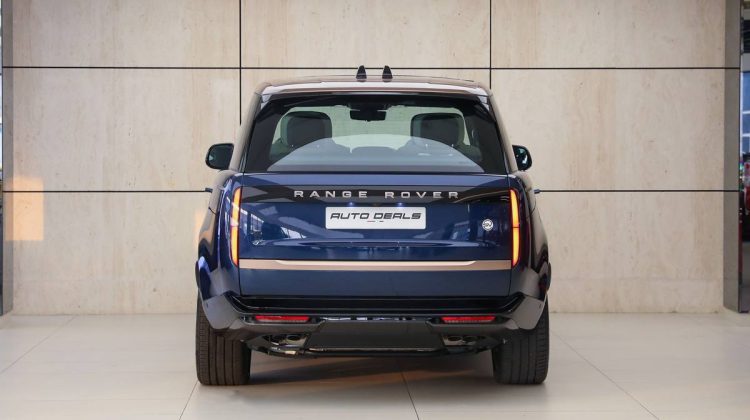 Range Rover Vogue SV P530 Long Wheel Base | 2023 – GCC -Under Warranty | 4.4L V8