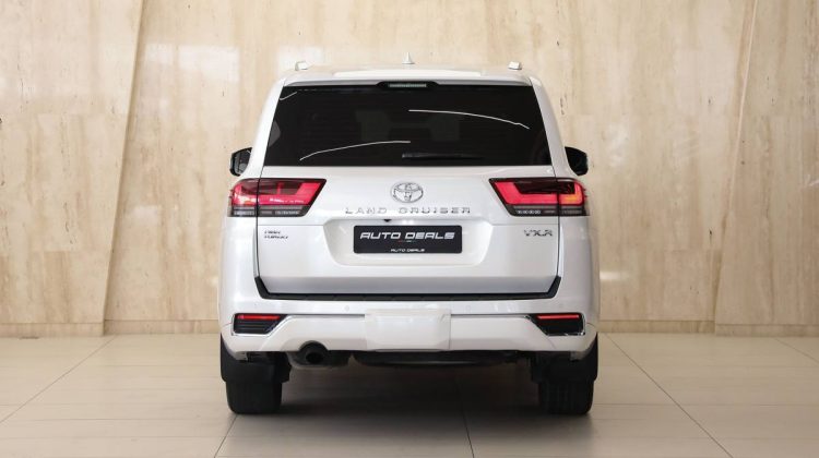 Toyota Land Cruiser VX-R | 2022 – GCC – Under Warranty – Perfect Condition | 4.0L V6