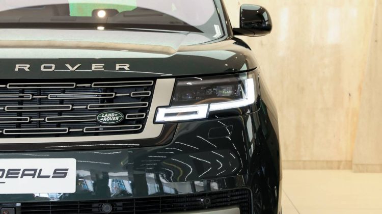 Range Rover Vogue HSE P 530 2023 | Belgravia Green – GCC – Under Warranty – Service Contract