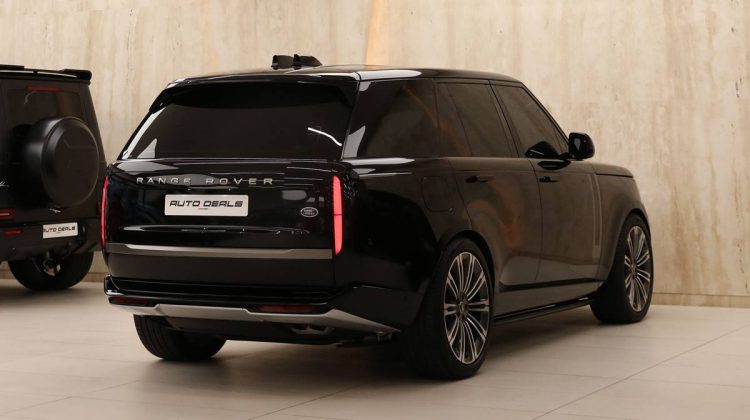 Range Rover Vogue HSE P530 | 2023 – GCC – Low Mileage – Under Warranty and Service Contract | 4.4L V8