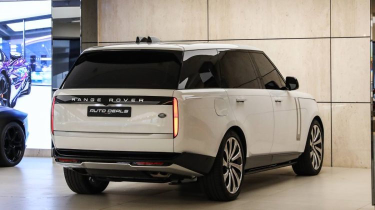 Range Rover Vogue Autobiography Long Wheel Base P530 | 2023 – GCC – Under Warranty – Brand New | 4.4L V8
