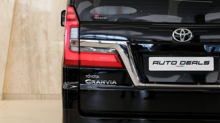Toyota Granvia Premium | 2022 – GCC – Perfect Condition | 2.8 i4