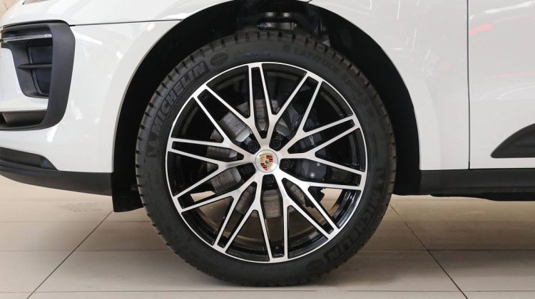 Porsche Macan | 2023 – Brand New – Advanced Safety Systems – State-of-the-Art SUV | 2.0L i4