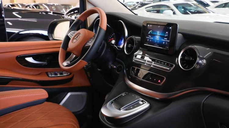 Mercedes Benz Viano V250 Maybach | 2023 – GCC – Brand New – Under Warranty | 2.0L i4
