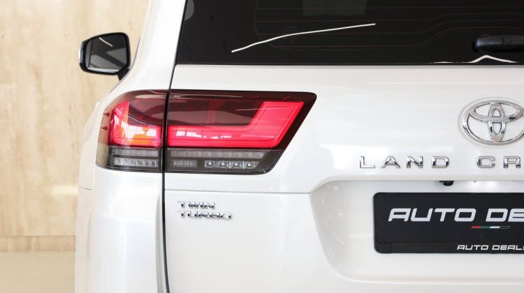 Toyota Land Cruiser VX-R | 2022 – GCC – Under Warranty – Perfect Condition | 4.0L V6