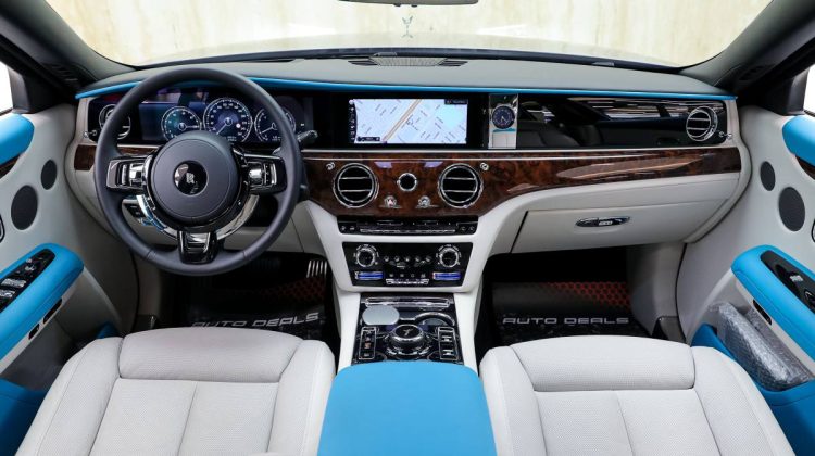 Rolls Royce Ghost | 2022 – GCC – Under Warranty – Very Low Mileage – Full Options – Pristine Condition | 6.75L V12